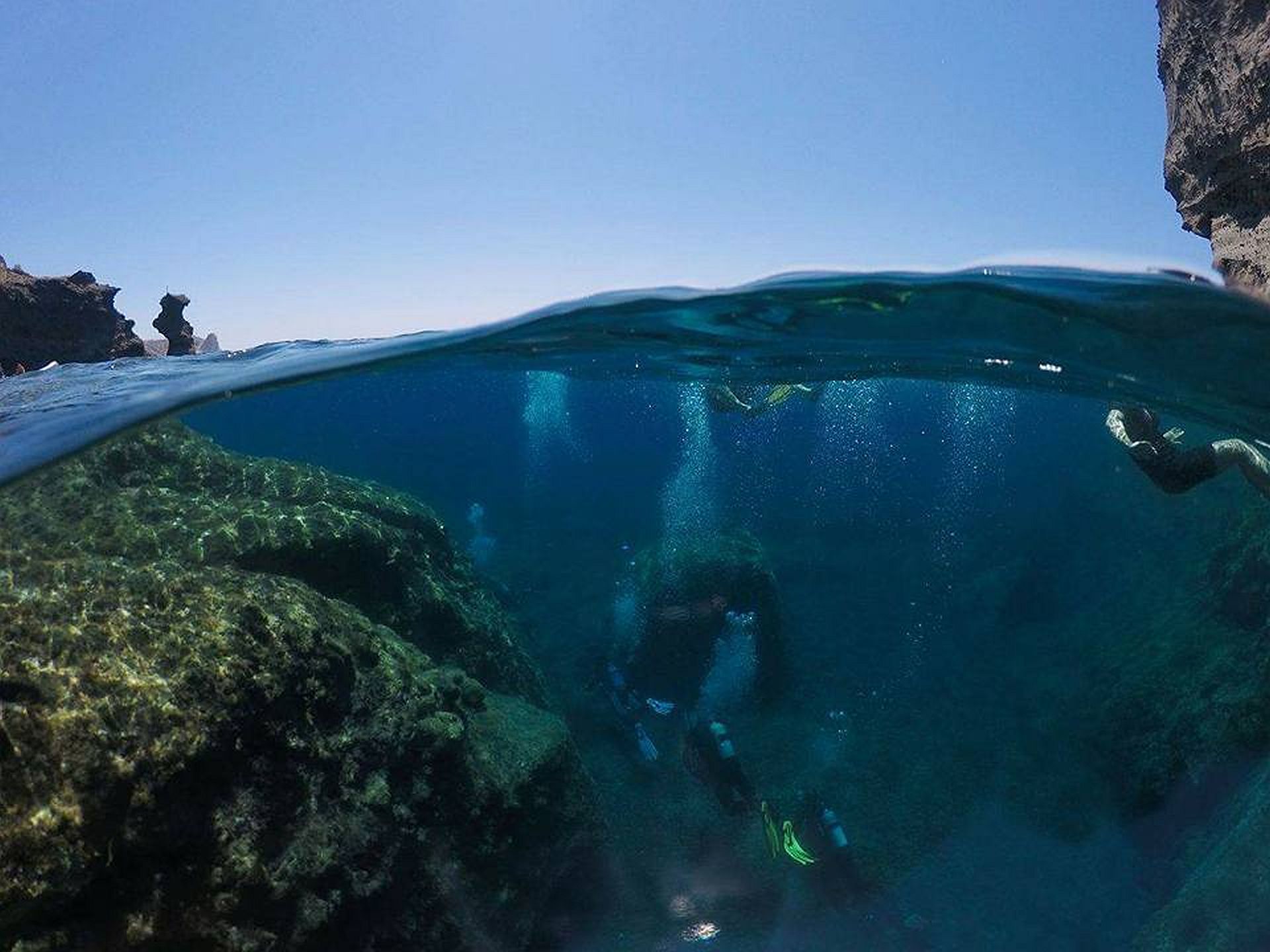 The best scuba diving center in Santorini Greece - Navy's Waterworld