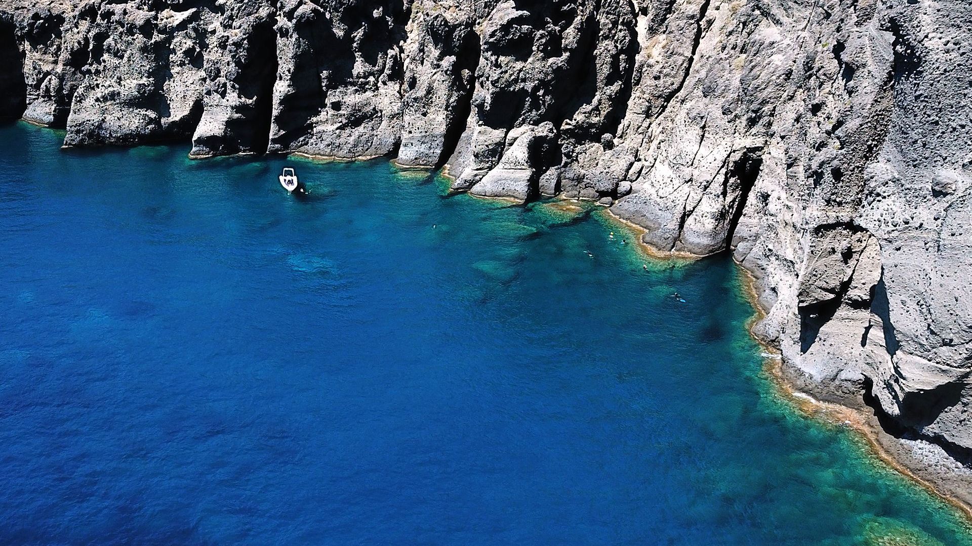 cliffs santorini boat tours